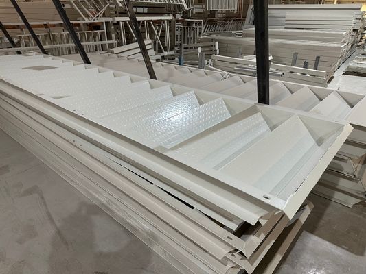 Быстрая установка Преимущество 20 40ft Steel Sandwich Panel Flat Pack Container House for Office Apartment Mall Workshop