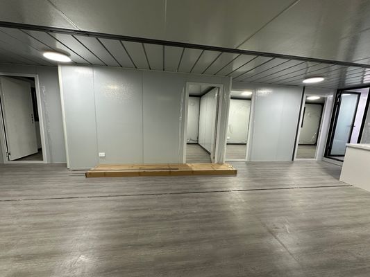 Полностью меблированный 2 спальни портативный жилой 20ft 40ft расширяемый складной контейнерный дом для контейнерной перевозки и погрузки