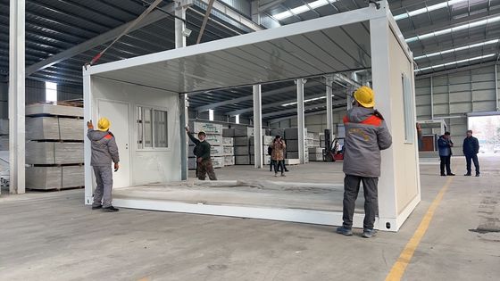 Специализированный крошечный портативный сборный стальной каркас 20ft / 30ft / 40ft Rock Wool Sandwich Panel Zigzag Folding Container House