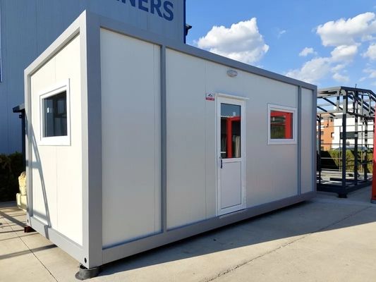 Настраиваемый цвет Роскошный деревянный дом Префабрикованный отель 3 комнаты и 4 спальни 20 футов Комплект дома Префабрикованный плоский пакет контейнерный дом