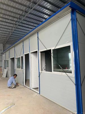 Современный сэндвич-панельный дом с оцинкованной стальной рамой