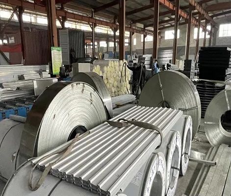 Вилла с предварительно сконструированным домом в Панаме с 50/75/100 мм волновой сэндвич-панелью и прямоугольной формой